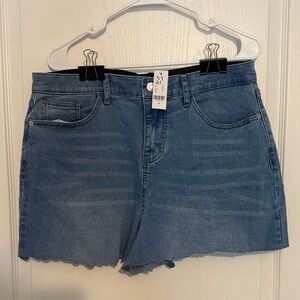 New York & Company Classic Blue Jean Shorts NWT Size 16 High Rise
